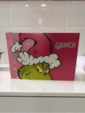 Grinch Bath Collection Gift Set of 10 items - New